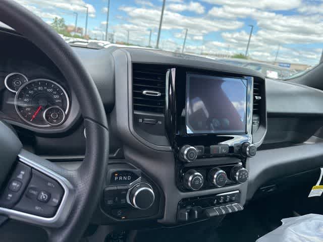 Thumbnail: 2026 RAM 1500 - 4