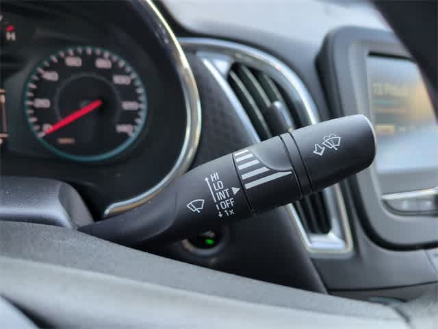 Thumbnail: 2017 Chevrolet Malibu - 26