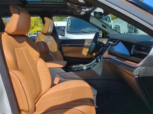 Thumbnail: 2023 Jeep Grand Cherokee L - 23