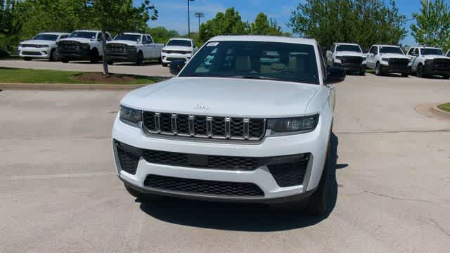 Thumbnail: 2026 Jeep Grand Cherokee - 3