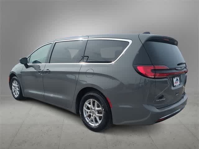 Thumbnail: 2023 Chrysler Pacifica - 6