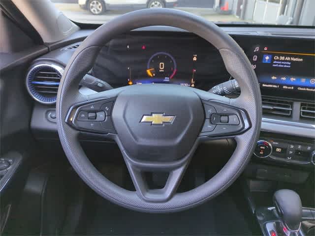 Thumbnail: 2025 Chevrolet Trax - 23