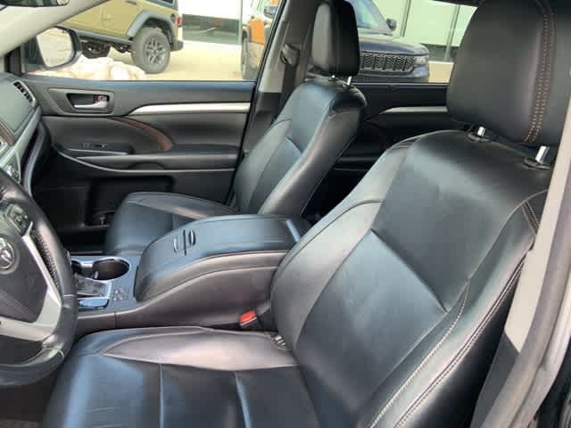 Thumbnail: 2018 Toyota Highlander - 4