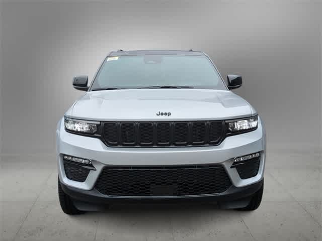 Thumbnail: 2025 Jeep Grand Cherokee - 3