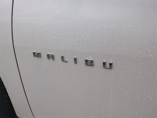 Thumbnail: 2017 Chevrolet Malibu - 13