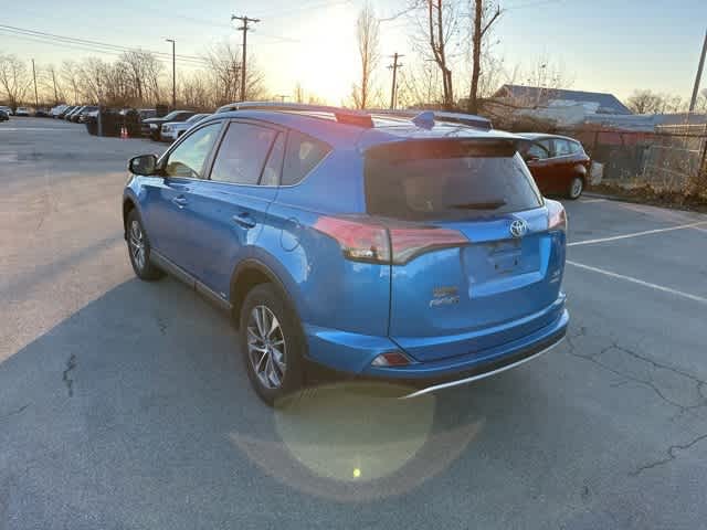 Thumbnail: 2016 Toyota RAV4 - 16