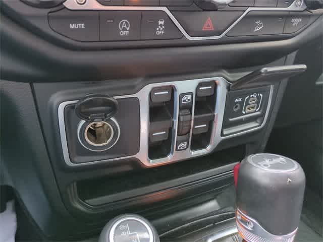 Thumbnail: 2019 Jeep Wrangler - 31