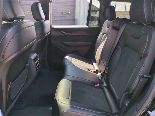 Thumbnail: 2025 Jeep Grand Cherokee - 21