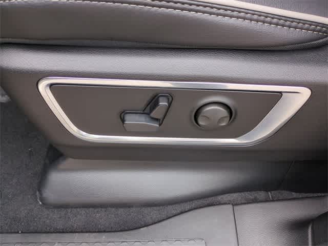 Thumbnail: 2026 RAM 1500 - 18