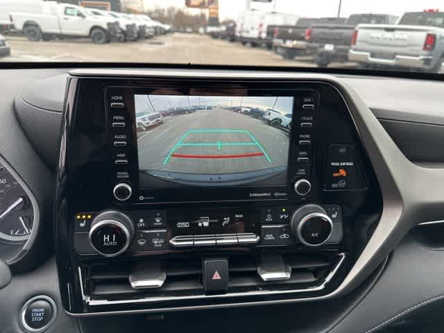 Thumbnail: 2020 Toyota Highlander - 14