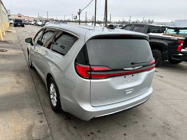 Thumbnail: 2023 Chrysler Pacifica - 19