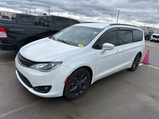 Thumbnail: 2018 Chrysler Pacifica - 10