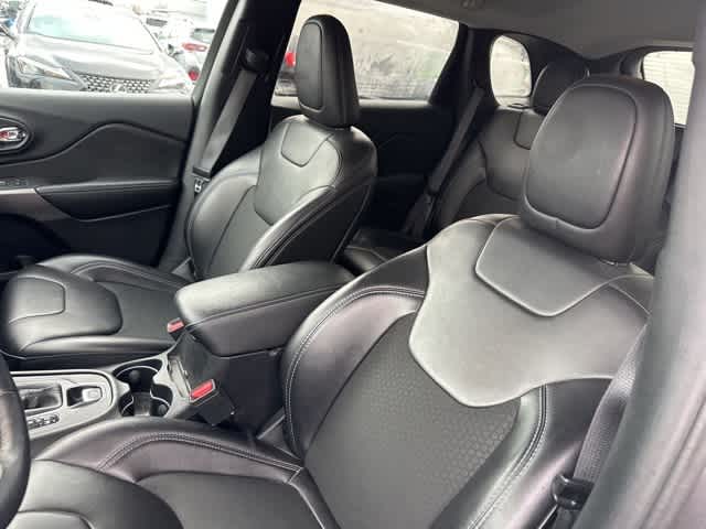 Thumbnail: 2019 Jeep Cherokee - 4