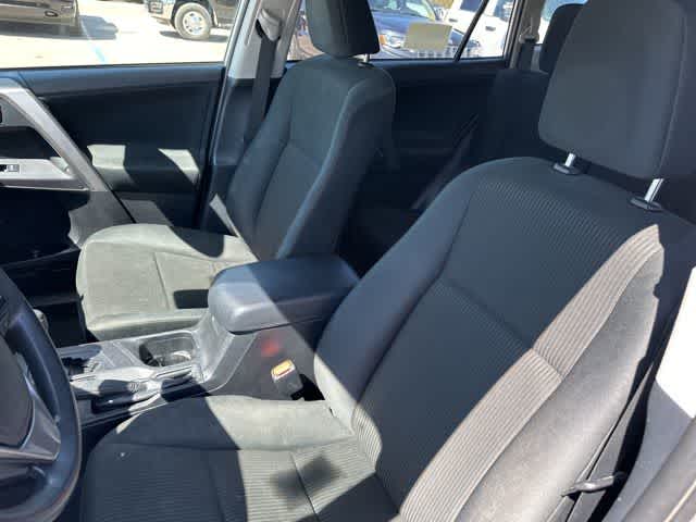 Thumbnail: 2018 Toyota RAV4 - 4