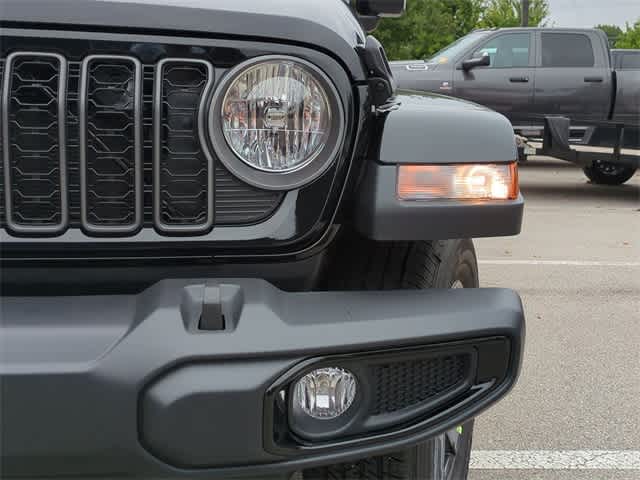 Thumbnail: 2025 Jeep Gladiator - 11