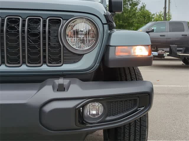 Thumbnail: 2025 Jeep Gladiator - 11