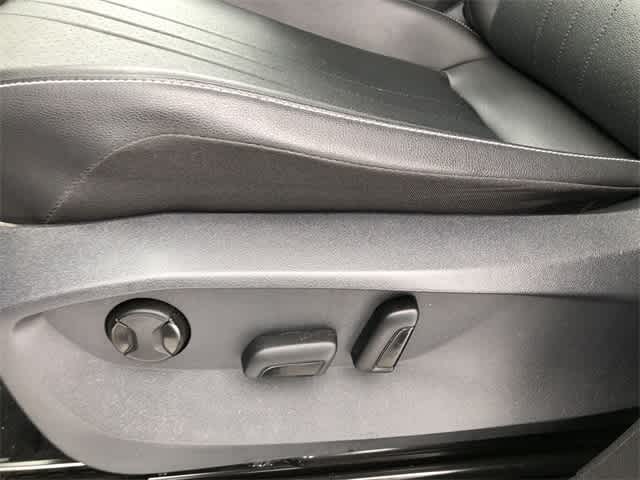 Thumbnail: 2022 Volkswagen Tiguan - 23