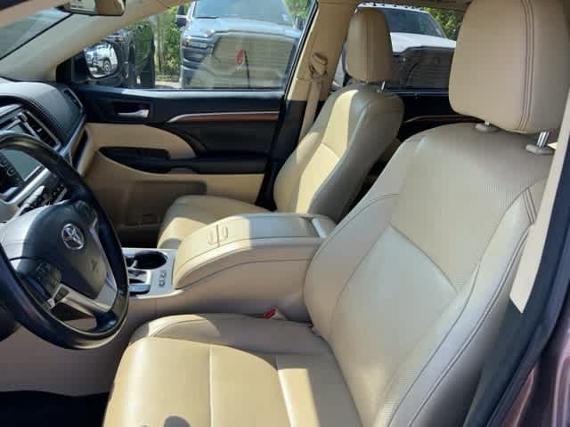 Thumbnail: 2017 Toyota Highlander - 3