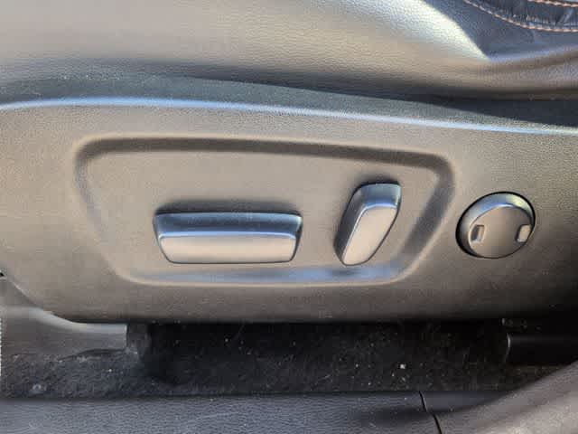 Thumbnail: 2016 Toyota Highlander - 17