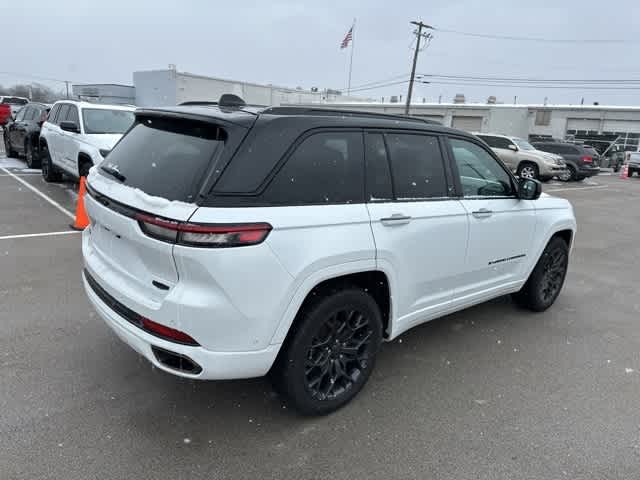 Thumbnail: 2025 Jeep Grand Cherokee - 24