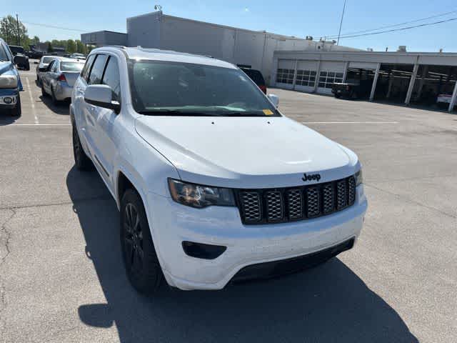 Thumbnail: 2018 Jeep Grand Cherokee - 24