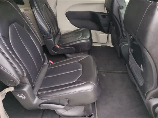 Thumbnail: 2023 Chrysler Pacifica - 20