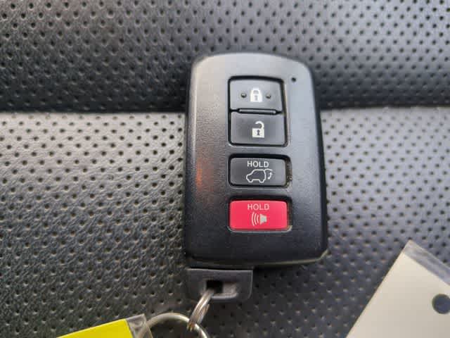 Thumbnail: 2016 Toyota Highlander - 37