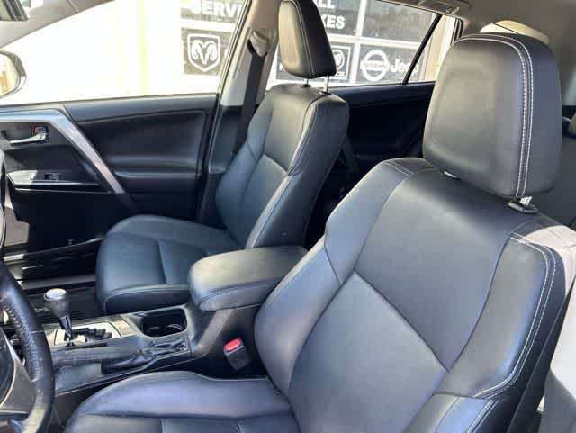 Thumbnail: 2018 Toyota RAV4 - 3