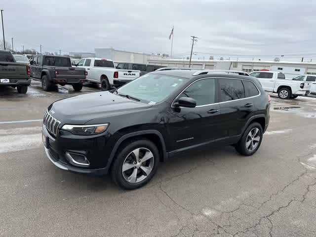 Thumbnail: 2019 Jeep Cherokee - 16