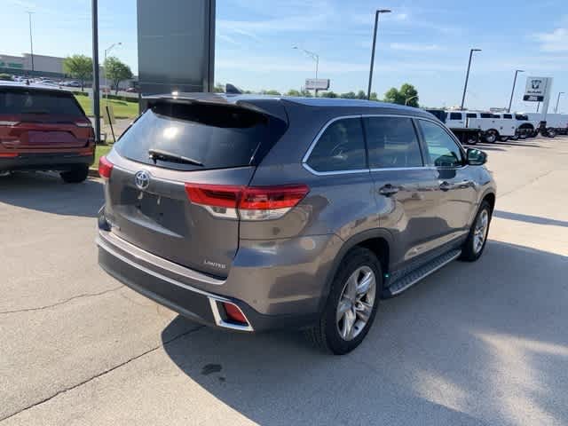 Thumbnail: 2018 Toyota Highlander - 24