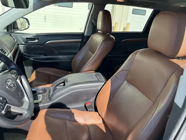 Thumbnail: 2017 Toyota Highlander - 3