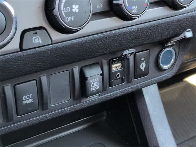 Thumbnail: 2019 Toyota Tacoma - 31