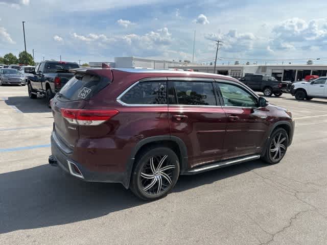 Thumbnail: 2018 Toyota Highlander - 20