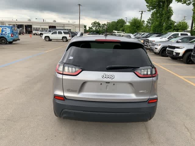 Thumbnail: 2019 Jeep Cherokee - 17
