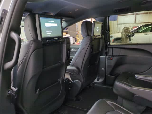 Thumbnail: 2026 Chrysler Pacifica - 19