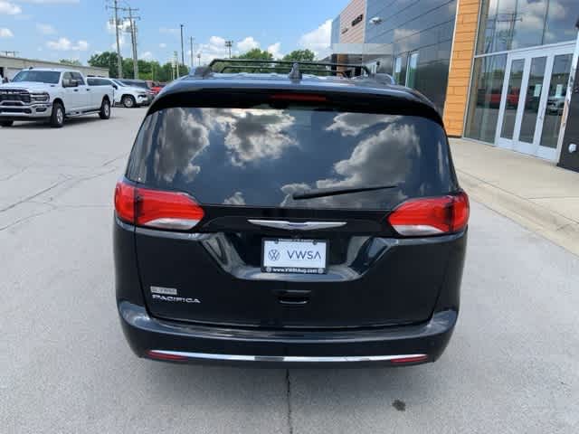 Thumbnail: 2019 Chrysler Pacifica - 23