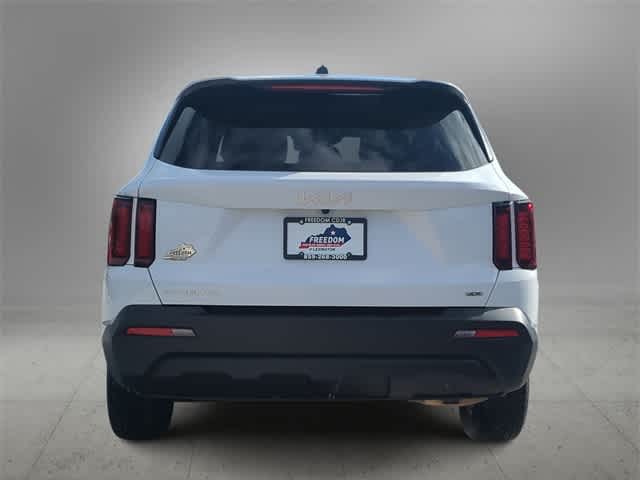 Thumbnail: 2023 Kia Sorento - 7