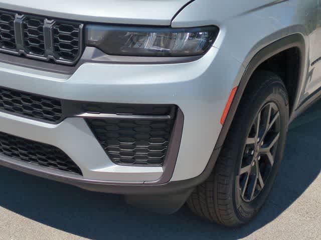 Thumbnail: 2026 Jeep Grand Cherokee - 11