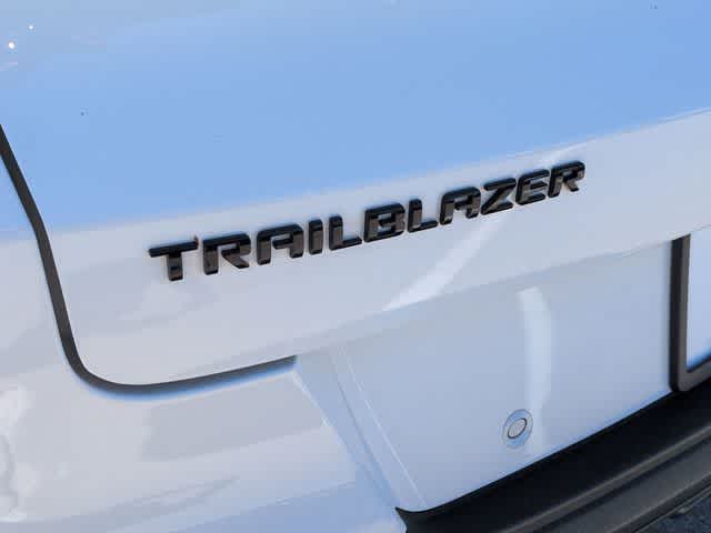Thumbnail: 2023 Chevrolet TrailBlazer - 13