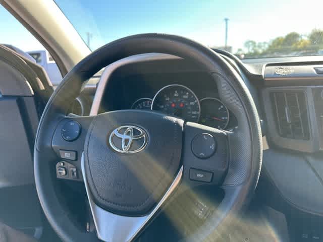 Thumbnail: 2016 Toyota RAV4 - 8