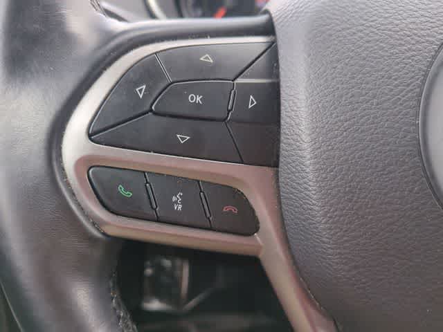 Thumbnail: 2019 Jeep Cherokee - 24