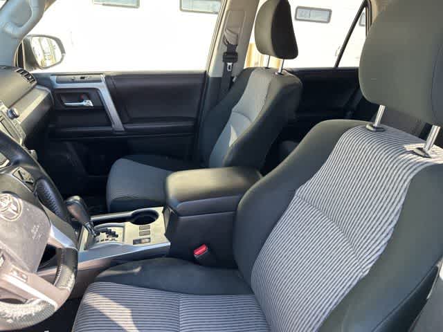 Thumbnail: 2016 Toyota 4Runner - 3