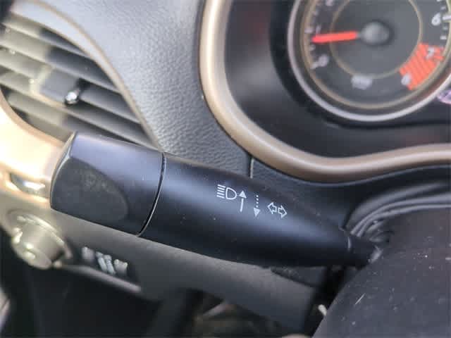 Thumbnail: 2015 Jeep Cherokee - 27