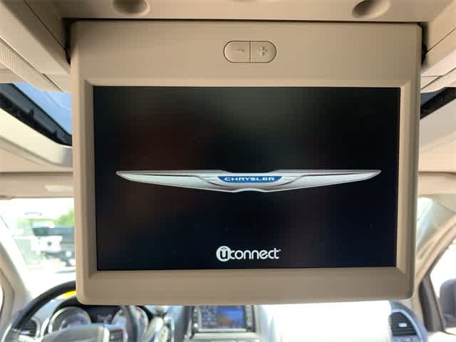 Thumbnail: 2014 Chrysler Town & Country - 5