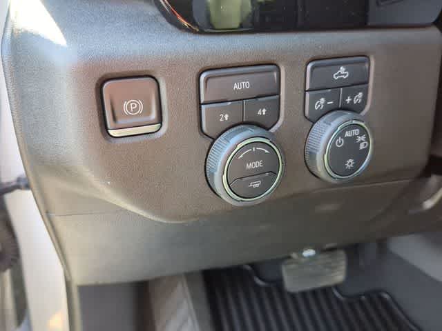 Thumbnail: 2022 Chevrolet Silverado 1500 - 18