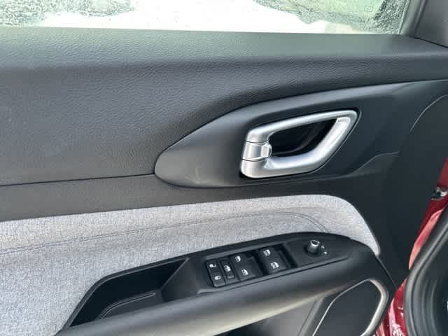 Thumbnail: 2022 Jeep Compass - 14