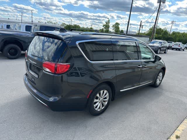 Thumbnail: 2019 Chrysler Pacifica - 22