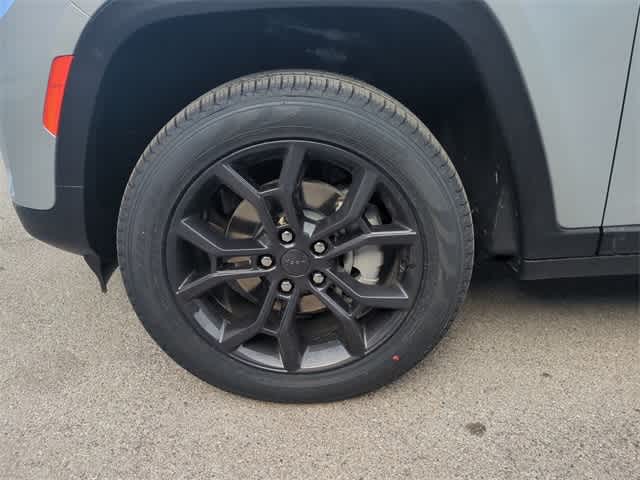 Thumbnail: 2025 Jeep Grand Cherokee - 14