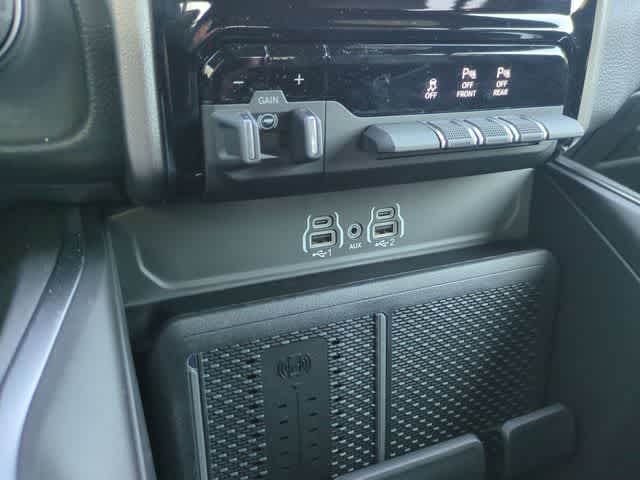 Thumbnail: 2026 RAM 1500 - 32