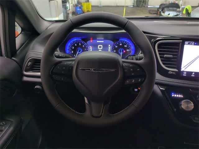 Thumbnail: 2026 Chrysler Pacifica - 23